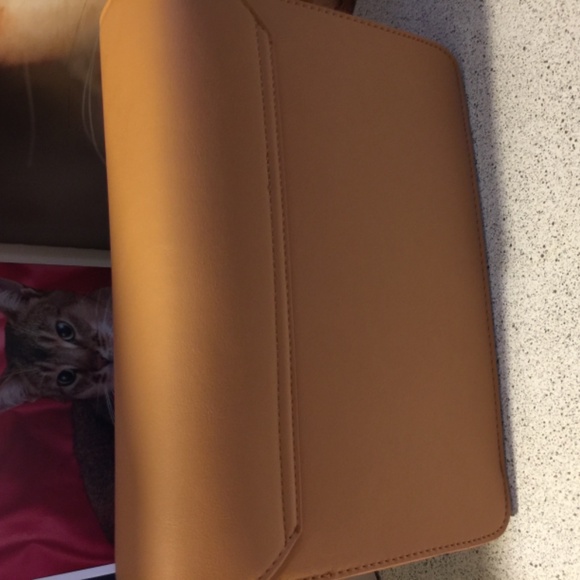 Pixie Mood Zoe crossbody bag in honey - Picture 2 of 5